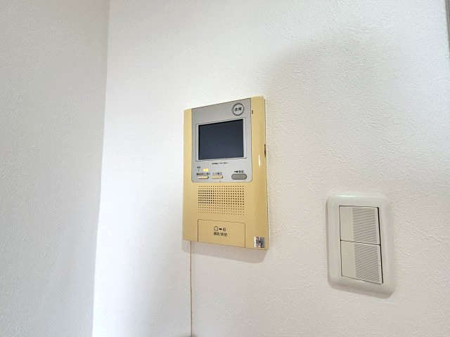 安心のモニター付きインターホン★