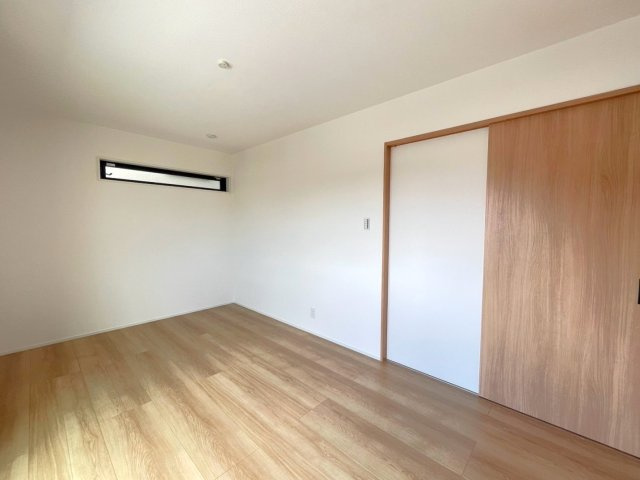 ◆全室２面採光で陽当たり良好◆天井収納付き３ＬＤＫ◆駐車２台可能◆山科区川田御興塚町の洋室|洋室