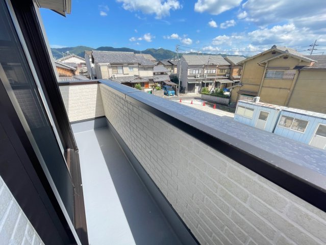 ◆全室２面採光で陽当たり良好◆天井収納付き３ＬＤＫ◆駐車２台可能◆山科区川田御興塚町のバルコニー|バルコニー