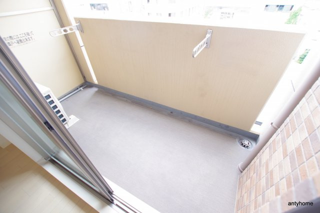 プレサンス大阪城公園ファーストシート　仲介手数料無料のバルコニー