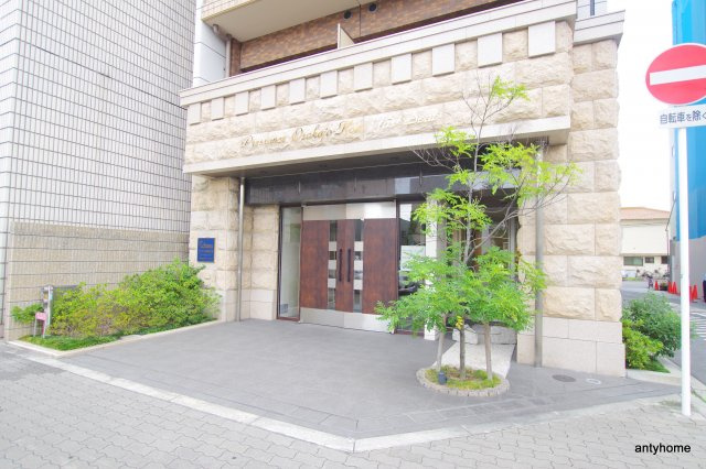 プレサンス大阪城公園ファーストシート　仲介手数料無料のエントランス