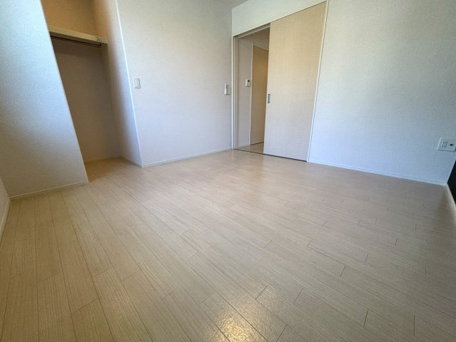 プレミール蟹原の洋室