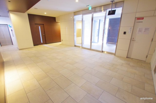 エスリード京橋WEST　仲介手数料無料のロビー