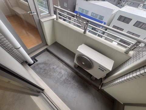 ロハス江坂のバルコニー