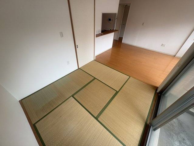 ロハス江坂の和室