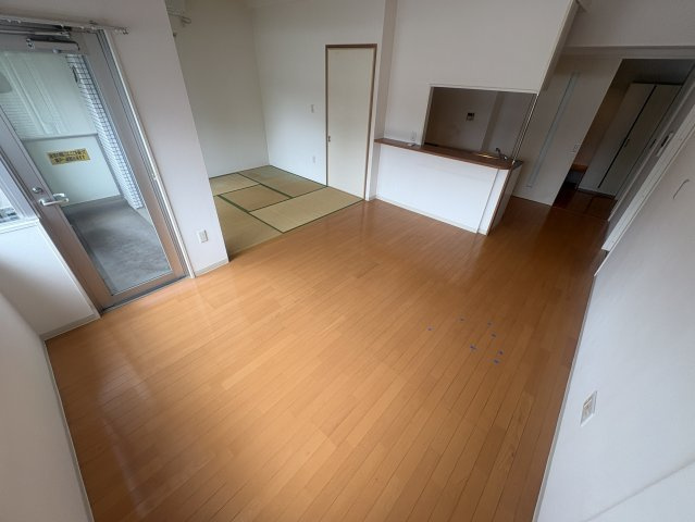 ロハス江坂の内装
