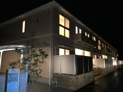 【外観】 | カンパーナ | 外観写真（夜）