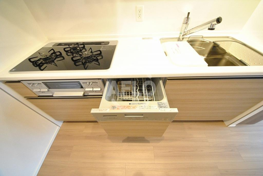 ブランズタワー・ウェリス心斎橋NORTHのキッチン|ブランズタワー・ウェリス心斎橋NORTH　グリル・食器洗浄機付ガス3口コンロシステムキッチン