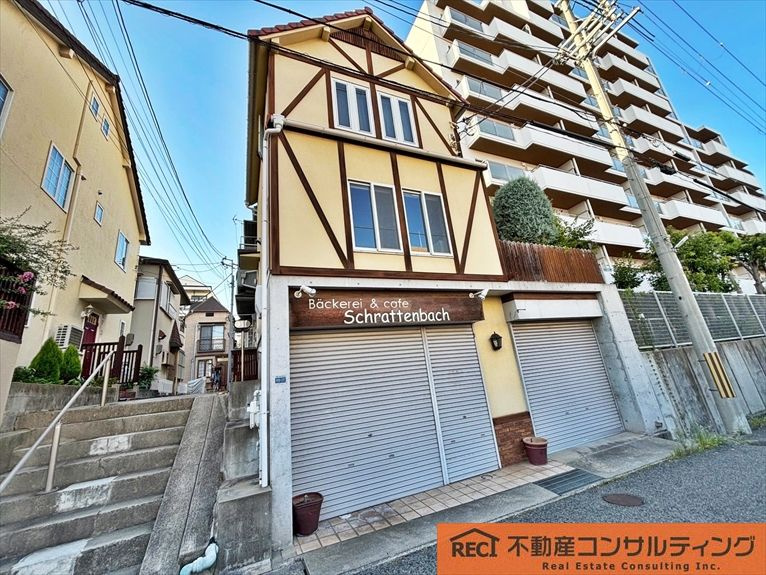 神戸市東灘区西岡本1丁目　店舗付中古戸建の外観