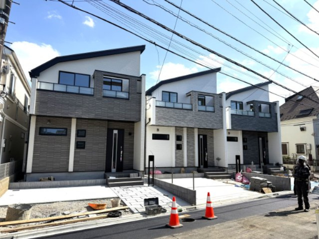 【外観】 | 【仲介手数料２７０万円が無料！】■太陽光発電＋蓄電池■住宅性能評価６項目で最高評価■ＺＥＨ水準 | 【諸費用万円２７０ＯＦＦ！】
決算特別キャンペーン！
家計応援サービスの限界に挑戦中！
■高台
■住宅性能評価６項目で最高評価
■太陽光発電＋蓄電池
■ＺＥＨ住宅
■２ｍくらいの南庭
■４ＬＤＫ
