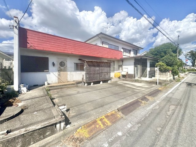 【中古戸建】邑楽郡大泉町坂田の外観|■外観｜ワンフロアならではの動線の良さや、家族のあたたかさを感じることができるコミュニケーションの取りやすさが魅力の平屋建てです♪