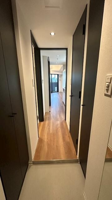 ZOOM新宿御苑前の玄関