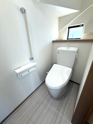 【トイレ】 | 【仲介手数料２７０万円が無料！】■太陽光発電＋蓄電池■住宅性能評価６項目で最高評価■ＺＥＨ水準