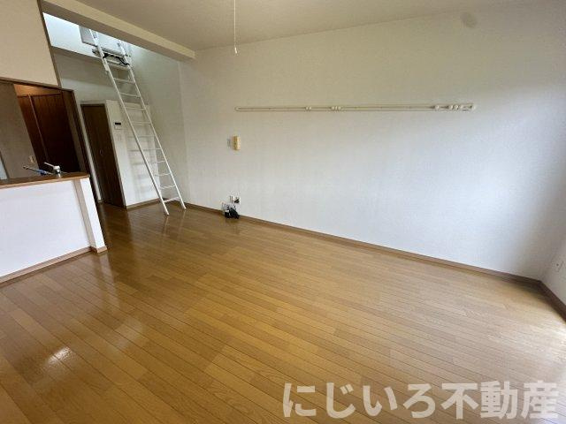 プレジデント日開野の居間・リビング