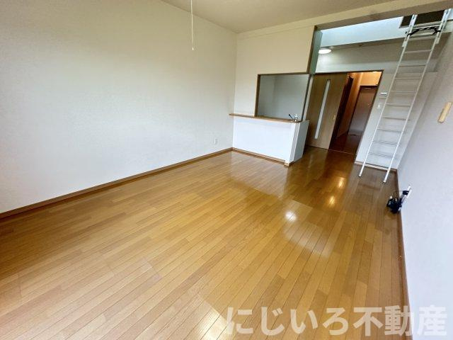 プレジデント日開野の居間・リビング