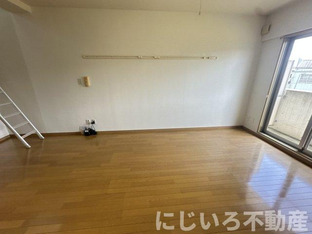 プレジデント日開野の居間・リビング