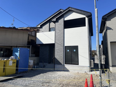 【外観パース】 | 【新築分譲住宅　～ LIGARE　リガーレ～　】山形市北町4丁目　1期2棟 | ☆１号棟
４ＬＤＫ＋駐車3台以上可◎
堂々たる趣ながら、主張し過ぎずどこか余裕を感じさせるシャープなフォルムで佇む邸宅は、晴天の空と照らし合わせる事で、本来あるべき完成形の姿を見せてくれます♪