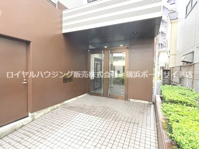 【エントランス】