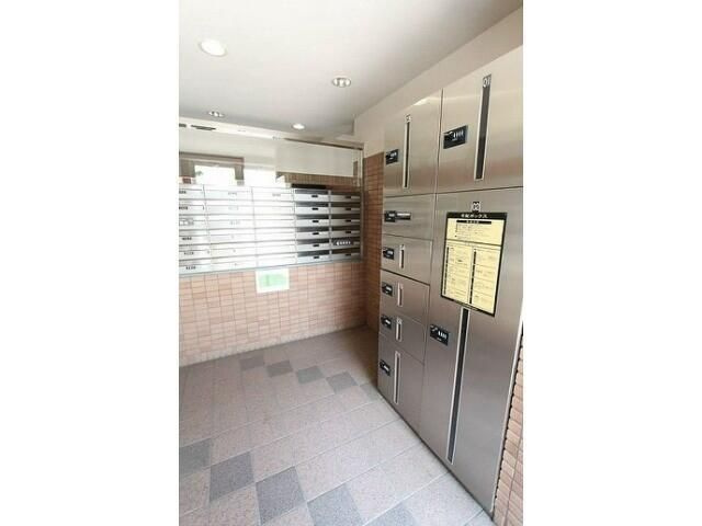 コモード寺山のロビー