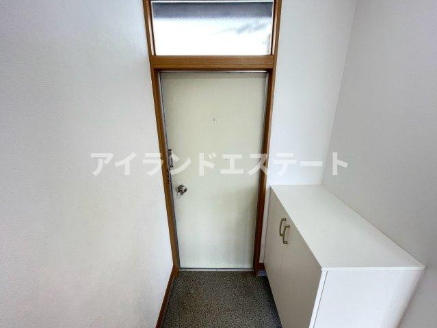 多摩ハイツB棟　1フロア1住戸　リフォーム済　独立洗面台の玄関