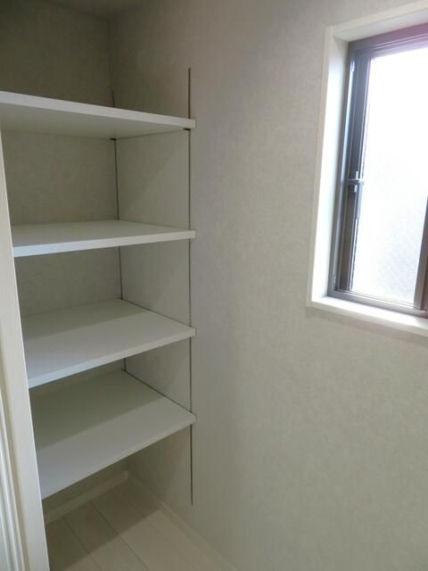 フローリッシュ大久保Ⅱの収納