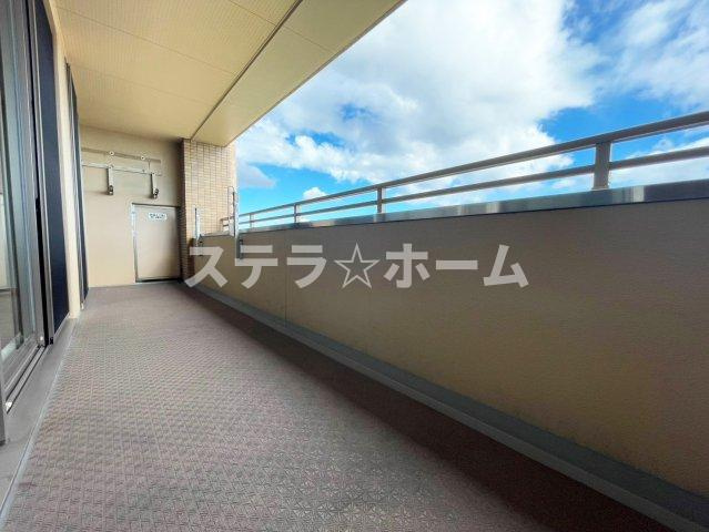 ルネ千里中央 ザ・ローズガーデンのバルコニー|広々としたバルコニーです