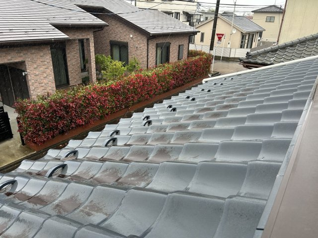 南相馬市原町区北町　中古住宅　6DK 陽当り良好　不動産プラスの外観|【現況販売】屋根は瓦屋根になっています。