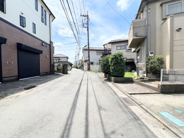 立川市一番町1丁目　中古戸建の前面道路含む現地写真