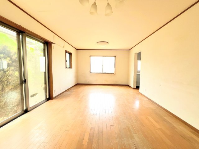 立川市一番町1丁目　中古戸建の居間・リビング