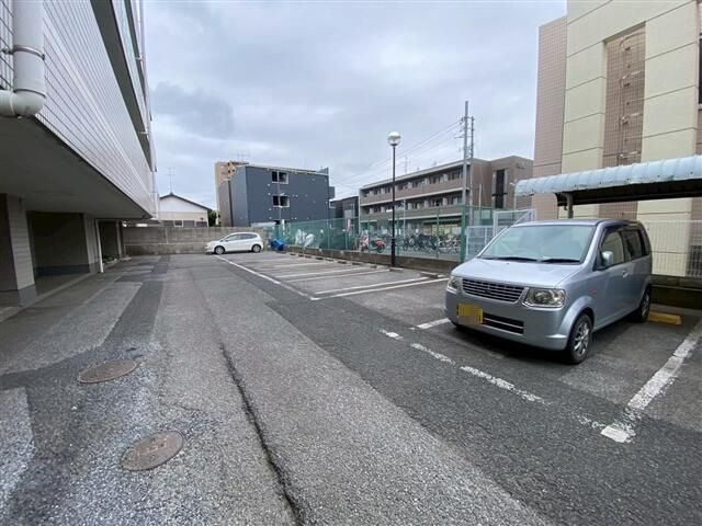 マンション豊四季の駐車場|駐車場完備です
