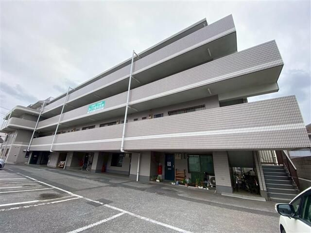 マンション豊四季の外観|おしゃれな外観です