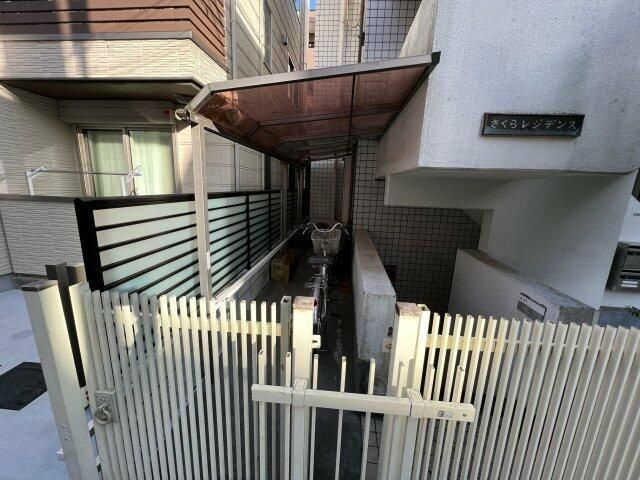 さくらレジデンスＡのエントランス