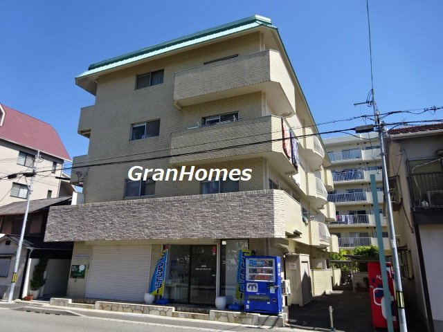 パレスタジオの外観