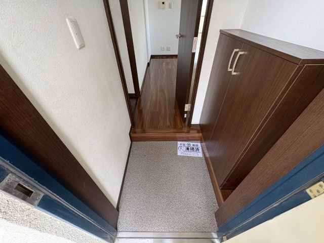 パレスタジオの玄関