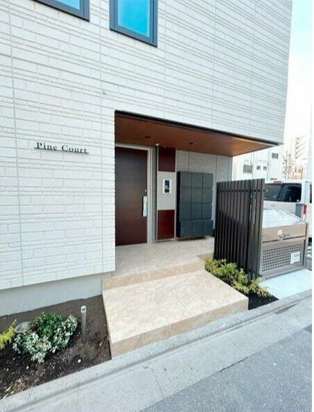 Pine Courtのエントランス
