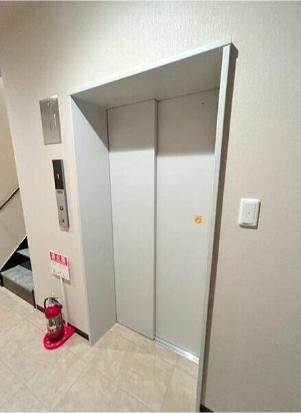 Pine Courtのその他共用部分|エレベーター