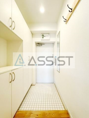 サンモア学芸大学の玄関