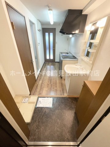東大阪市高井田本通７丁目の賃貸マンションの玄関