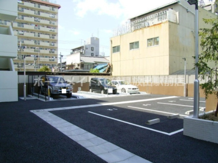 大阪市鶴見区鶴見４丁目の賃貸マンションの駐車場