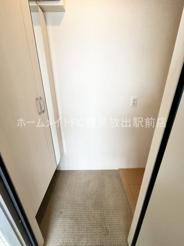 東大阪市森河内東２丁目のハイツの玄関