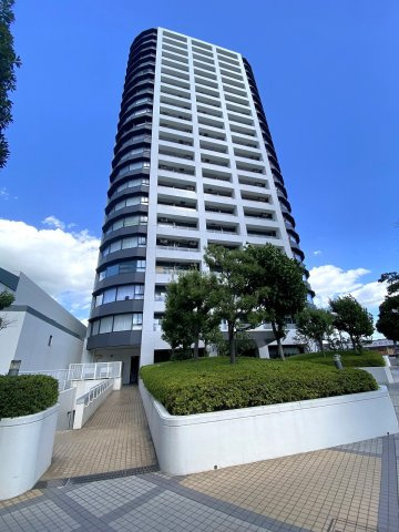 リズムタワーⅡの外観|東武東上線「ふじみ野」駅徒歩6分の好立地に佇む22階建てタワーマンション。周辺には「トナリエふじみ野」が隣接し、毎日の買い物も大変便利で快適な住環境です。