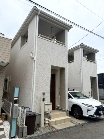 崇徳院2丁目の外観|南道路に面し陽当たりの良さが魅力。光熱費の節約にもつながります
