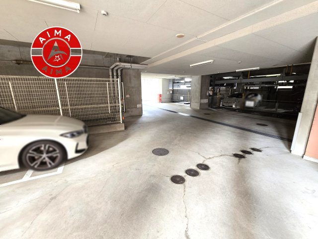 クレアランドマークの駐車場|ゆったりとしたスペースがある駐車場です。
