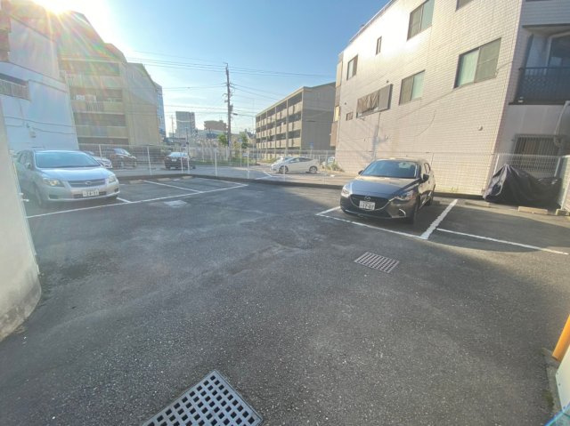 ルラシオン吹上　名古屋市賃貸　仲介手数料無料の駐車場