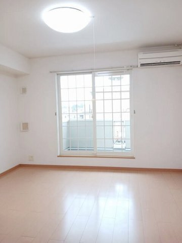 Ｌｉｂｒａ　ｈｏｕｓｅ　Ⅰの居間・リビング|こちらのリビングで趣味の時間をお楽しみください