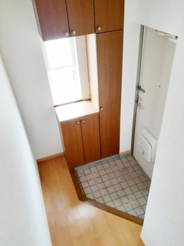 エクセルハイムⅤの玄関|ゆったりとした玄関です