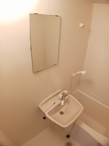 サンシャインハイツの洗面所|使いやすい洗面所です