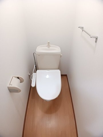 サンシャインハイツのトイレ|シンプルで使いやすいトイレです