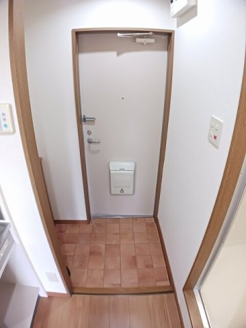 サンシャインハイツの玄関|ゆったりとした玄関です