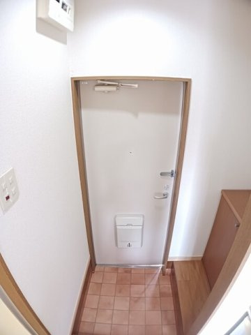 サンシャインハイツの玄関|落ち着いた玄関です